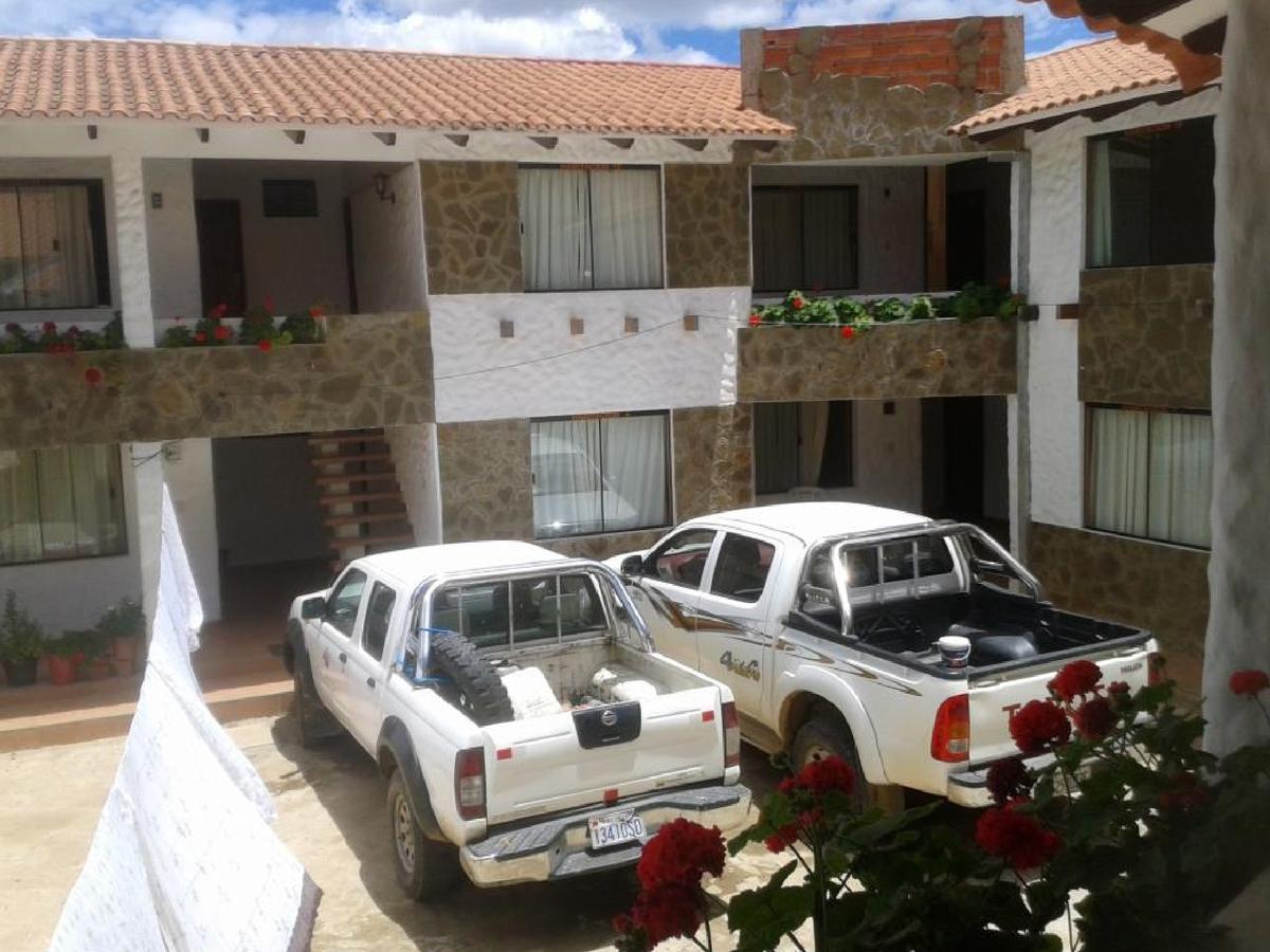 Plaza Pueblo Hotel Vallegrande Luaran gambar