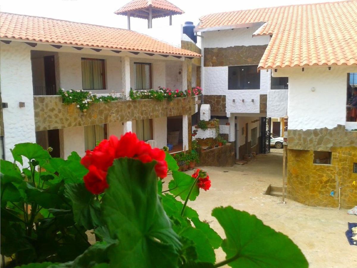 Plaza Pueblo Hotel Vallegrande Luaran gambar
