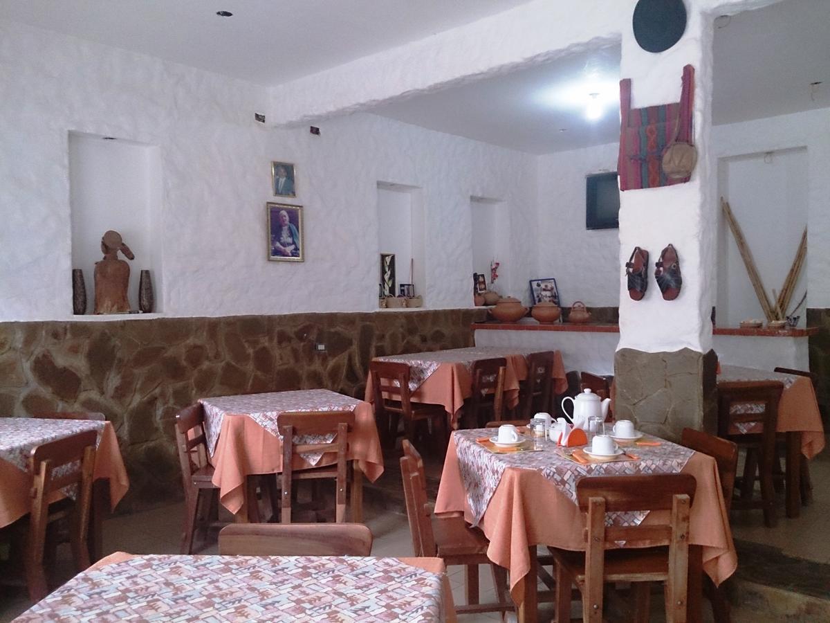 Plaza Pueblo Hotel Vallegrande Luaran gambar